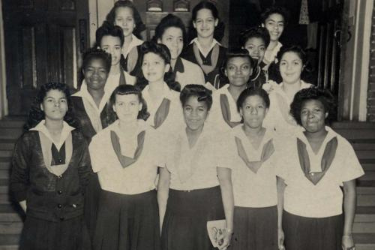 Black and white photo of the Phyllis Wheatley YWCA Girls Reserve Seattle (1940)